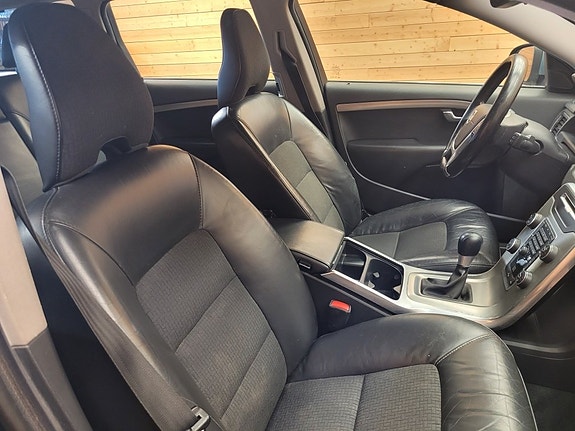 Volvo V70 18 of 22