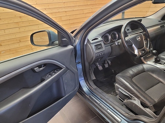 Volvo V70 12 of 22
