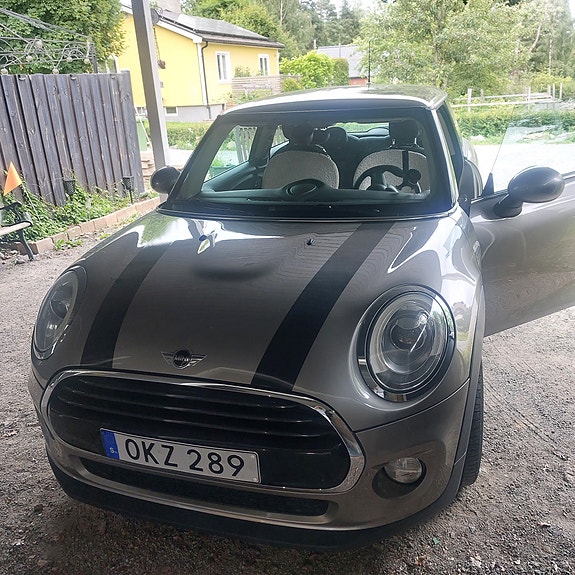 MINI Cooper 12 of 18