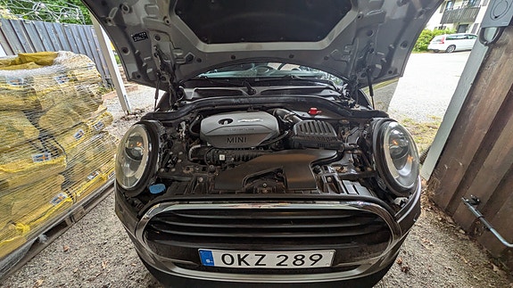 MINI Cooper 15 of 18