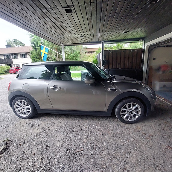 MINI Cooper 9 of 18