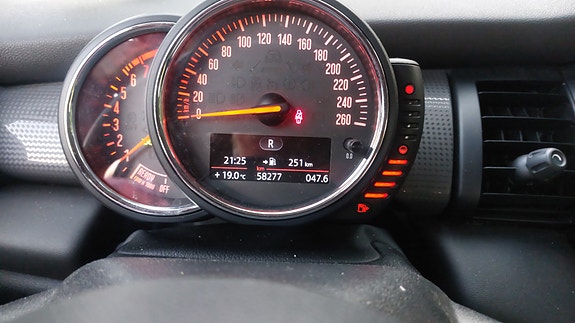 MINI Cooper 5 of 5