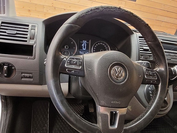 Volkswagen Transporter 9 of 17