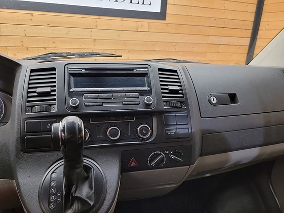 Volkswagen Transporter 10 of 17