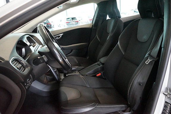 Volvo V40 19 of 24