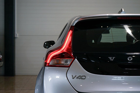 Volvo V40 6 of 24