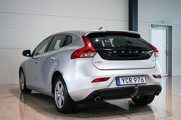 Volvo V40 4 of 24