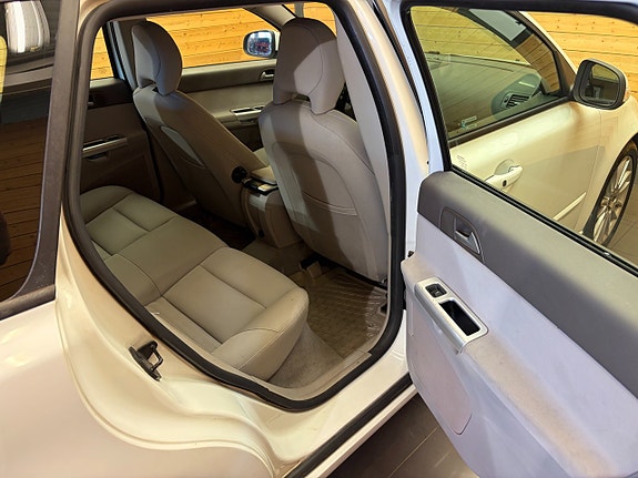 Volvo V50 13 of 19