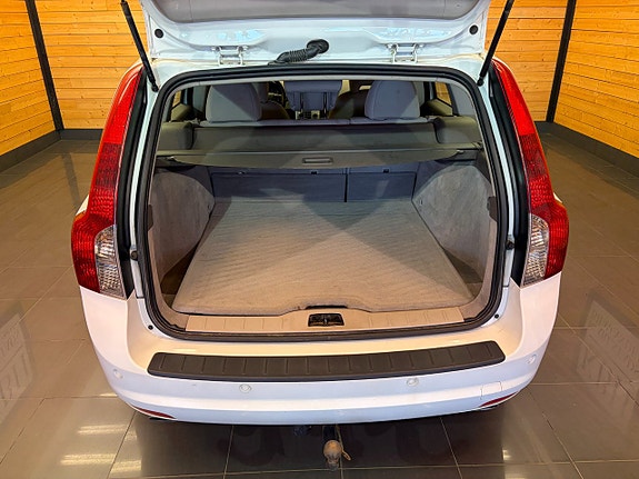 Volvo V50 10 of 19