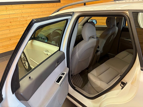 Volvo V50 11 of 19