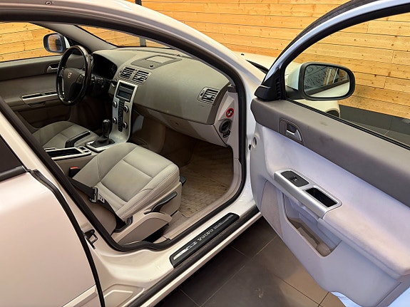 Volvo V50 15 of 19