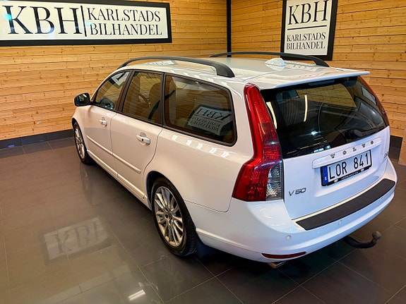 Volvo V50 4 of 19