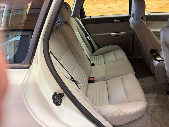 Volvo V50 14 of 19