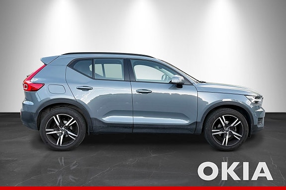 Volvo XC40 8 of 16