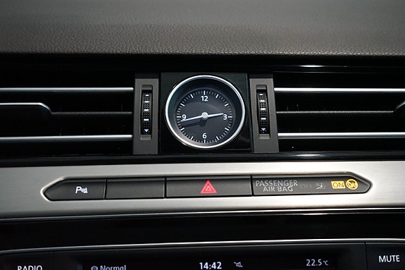 Volkswagen Passat 14 of 30