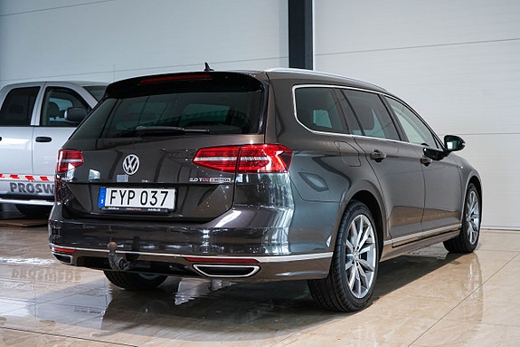 Volkswagen Passat 5 of 30