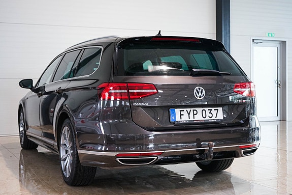 Volkswagen Passat 4 of 30