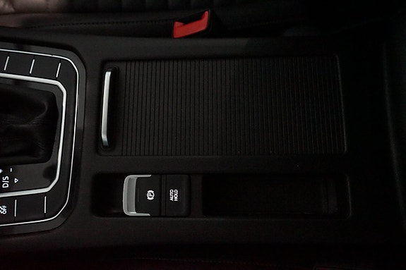 Volkswagen Passat 23 of 30