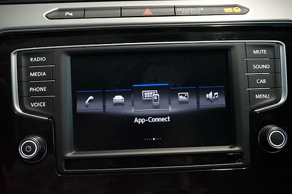 Volkswagen Passat 15 of 30