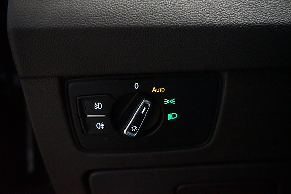 Volkswagen Passat 26 of 30
