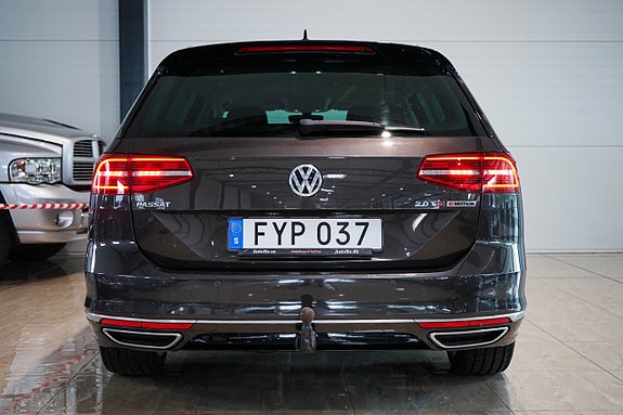 Volkswagen Passat 6 of 30