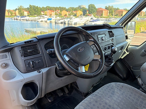 Ford Transit 9 of 10