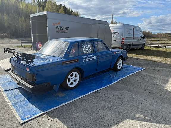Volvo 244 3 of 5
