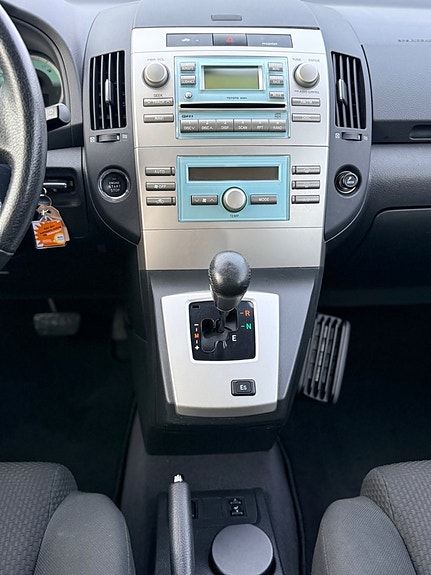 Toyota Corolla Verso 12 of 26