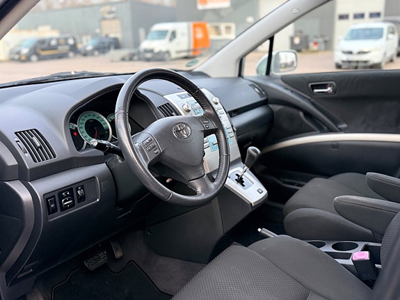 Toyota Corolla Verso 10 of 26
