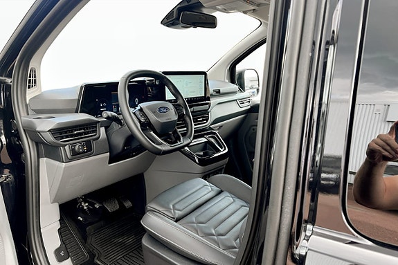 Ford Custom Tourneo 5 of 5