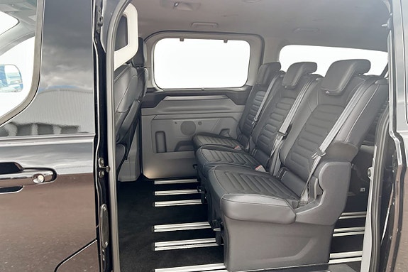 Ford Custom Tourneo 8 of 9