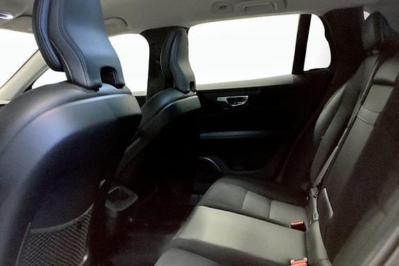 Volvo V60 7 of 12