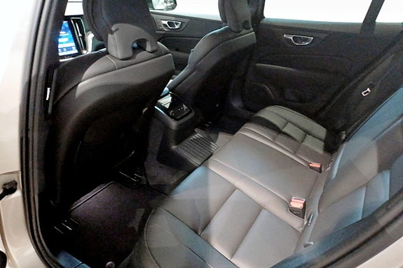 Volvo V60 8 of 13