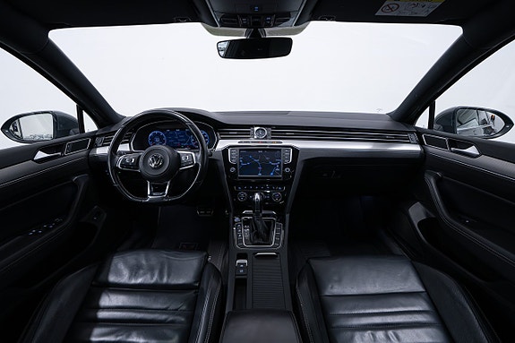 Volkswagen Passat 16 of 25