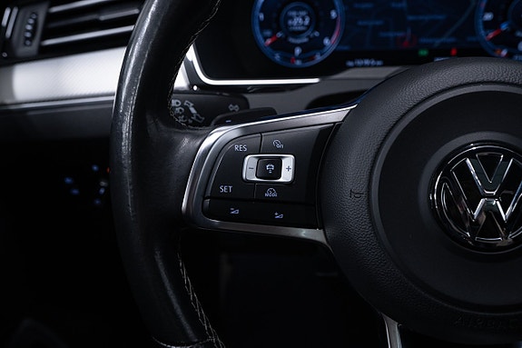 Volkswagen Passat 18 of 25
