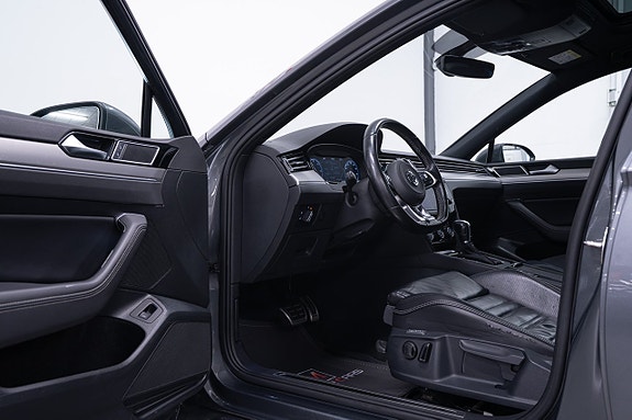 Volkswagen Passat 9 of 25