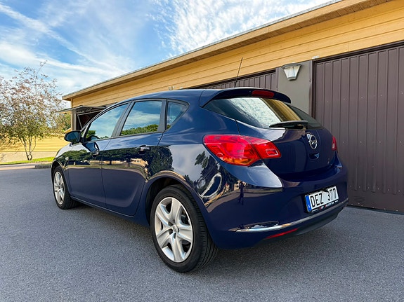 Opel Astra 4 of 5