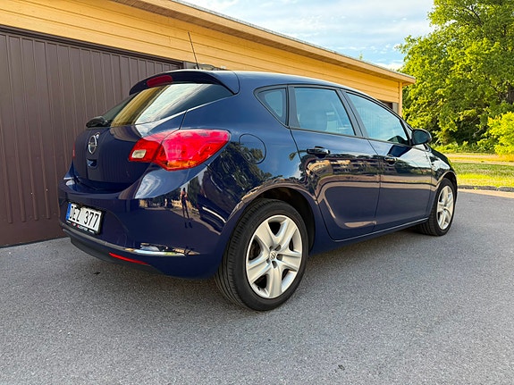 Opel Astra 3 of 5