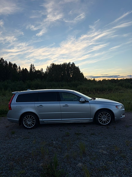Volvo V70 7 of 10