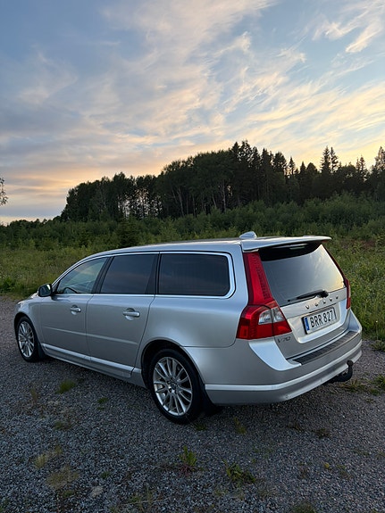 Volvo V70 4 of 10