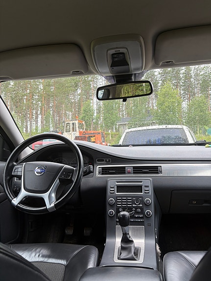 Volvo V70 8 of 10