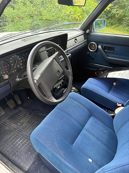 Volvo 240 2 of 5
