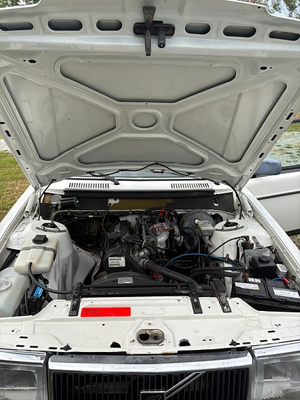 Volvo 240 4 of 5