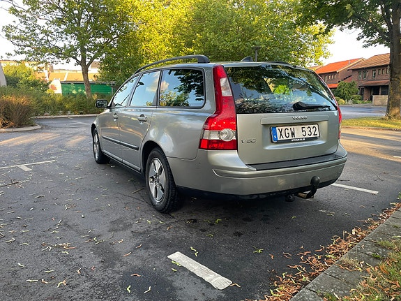 Volvo V50 4 of 5