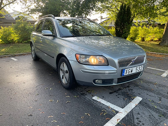 Volvo V50 2 of 5
