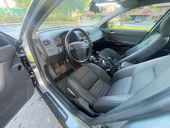 Volvo V50 5 of 5