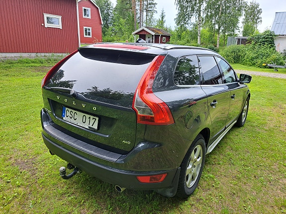 Volvo XC60 4 of 5