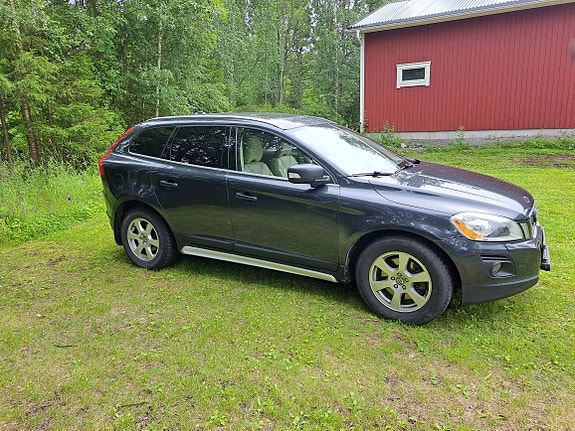 Volvo XC60 3 of 5