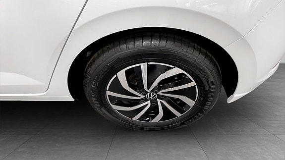 Volkswagen Polo 6 of 15