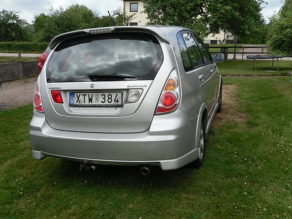 Suzuki Liana 2 of 5